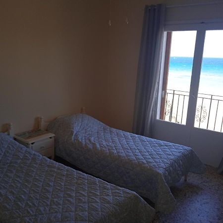 Apartment On The Beach Ártemida Kültér fotó